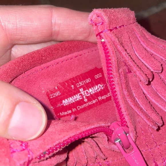 Double Fringed Pink Moccasin Boots 7 - Picture 5 of 11